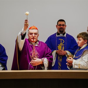 Kardinal Bozanić blagoslovio oltar u bogoslužnom prostoru Župe bl. Ivana Merza u Španskom